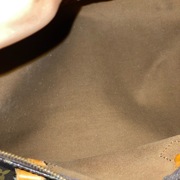 Authentic-Louis Vuitton Speedy 35 Monogram - Picture 9 of 10